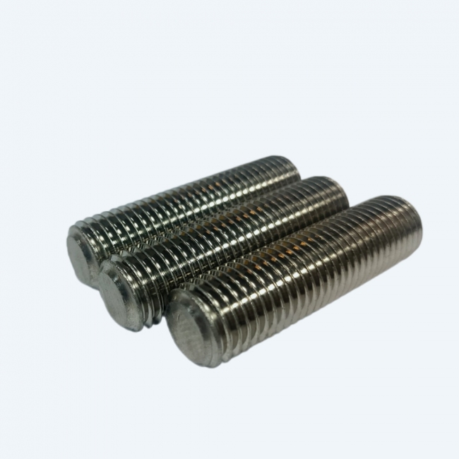 Chamfered threaded bolt 0